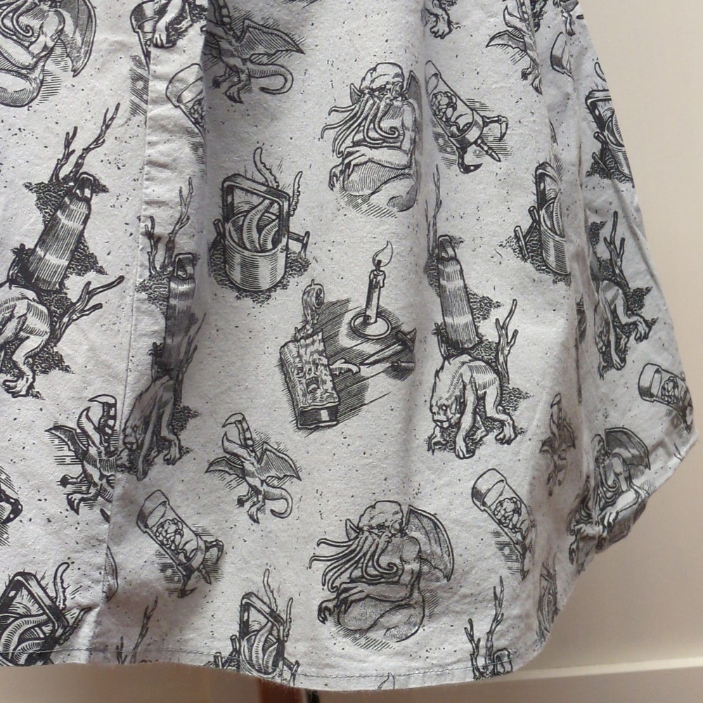 Sourpuss H.P. Lovecraft Cthulhu Gray Swing Skirt Medium Goth Skater Dark Girlie - Picture 5 of 8